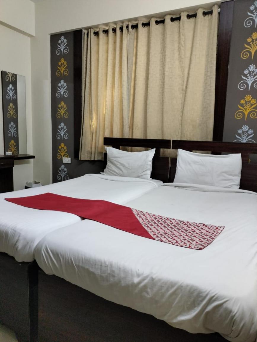 Grand Residency Hostel Bangalore Bagian luar foto